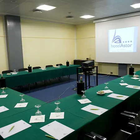 Отель Astor 4*