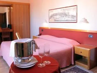 Отель Astor 4*