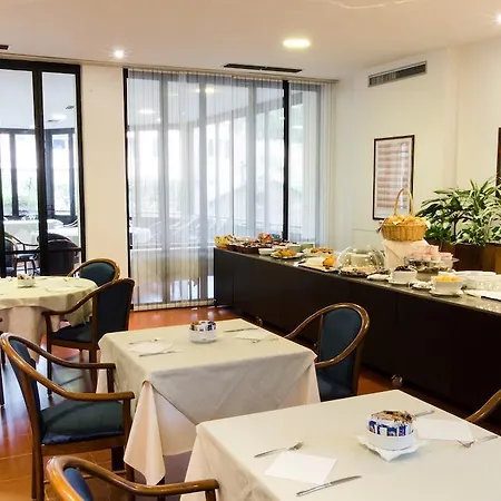 Astor 4*