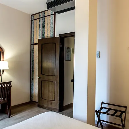 Astor Hotel 4*